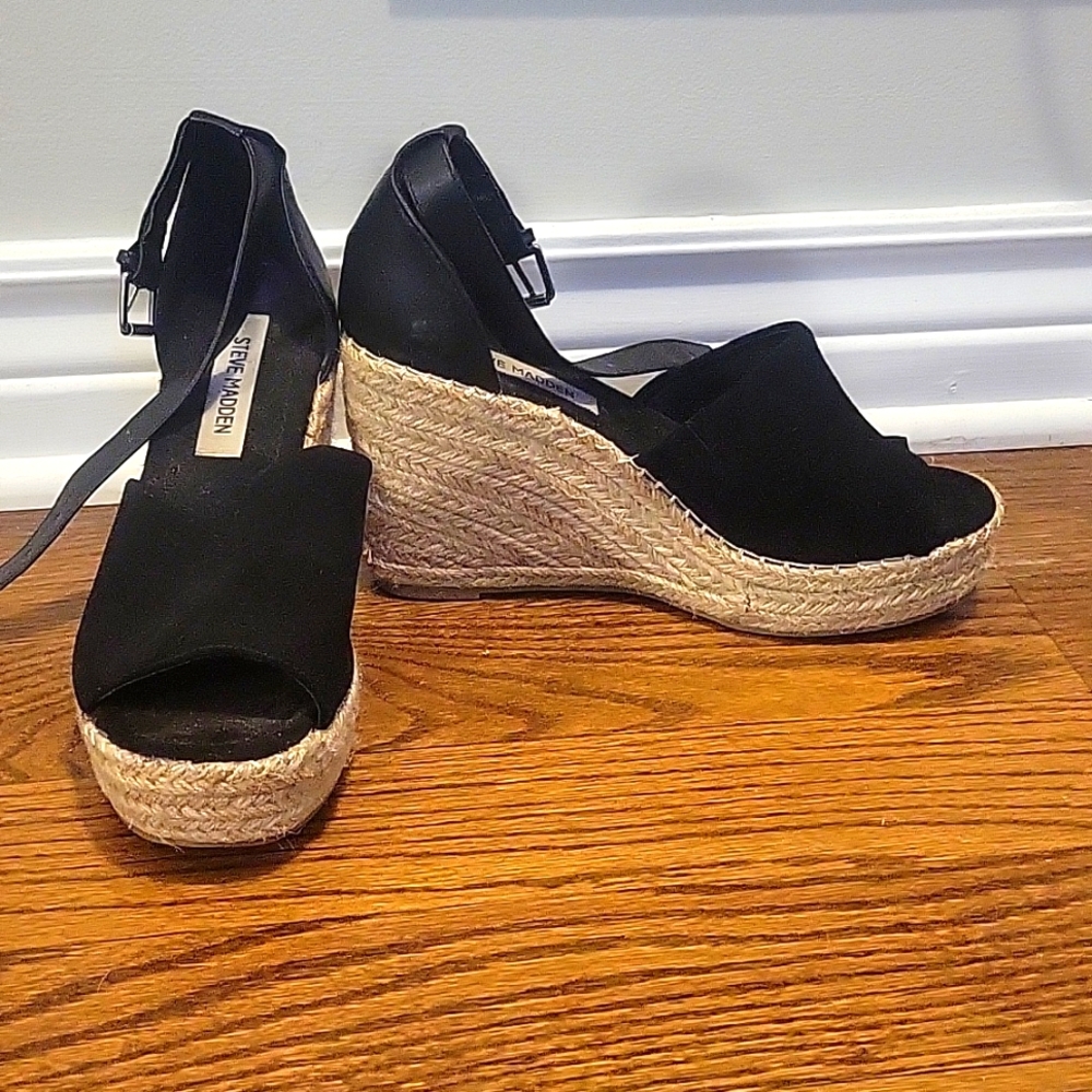 Steve Madden Black Wedge Heel size 8.5